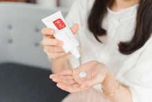 Load image into Gallery viewer, 顏乳液 l 無香料、無酒精。清爽觸感 | 女兒