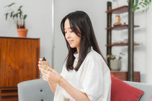 Load image into Gallery viewer, 【女兒秋冬限定優惠】抗皺精華油  + 面膜3片 | 女兒