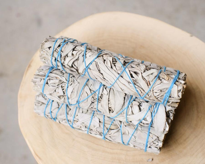 白鼠尾草煙燻棒 White Sage Smudging Bundle (5-6英寸 (一束售)) | Slowood